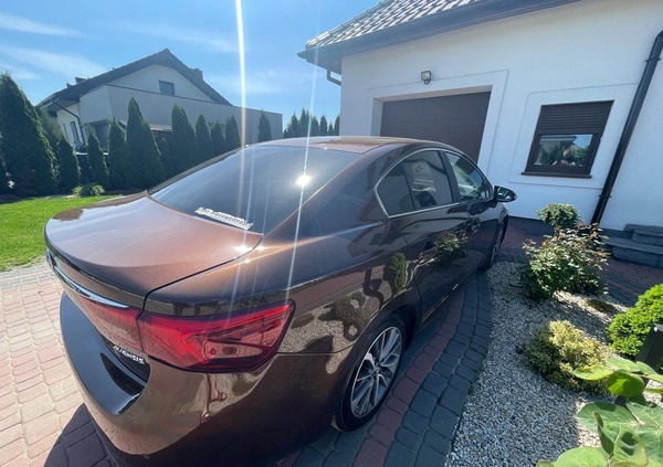Toyota Avensis cena 45500 przebieg: 182100, rok produkcji 2015 z Środa Śląska małe 137